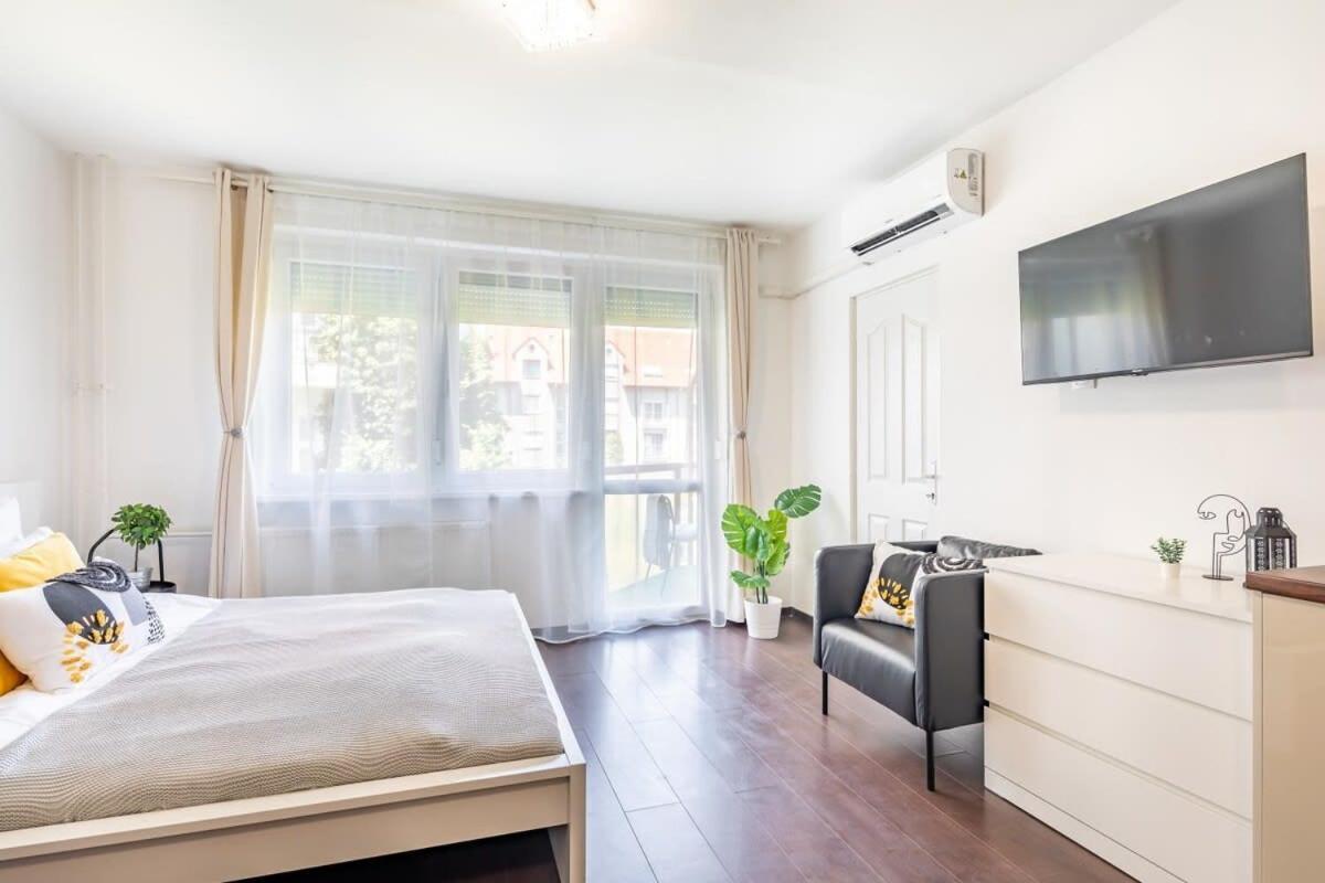 Appartement Sunny Balcony - Cute And Cozy à Budapest Extérieur photo