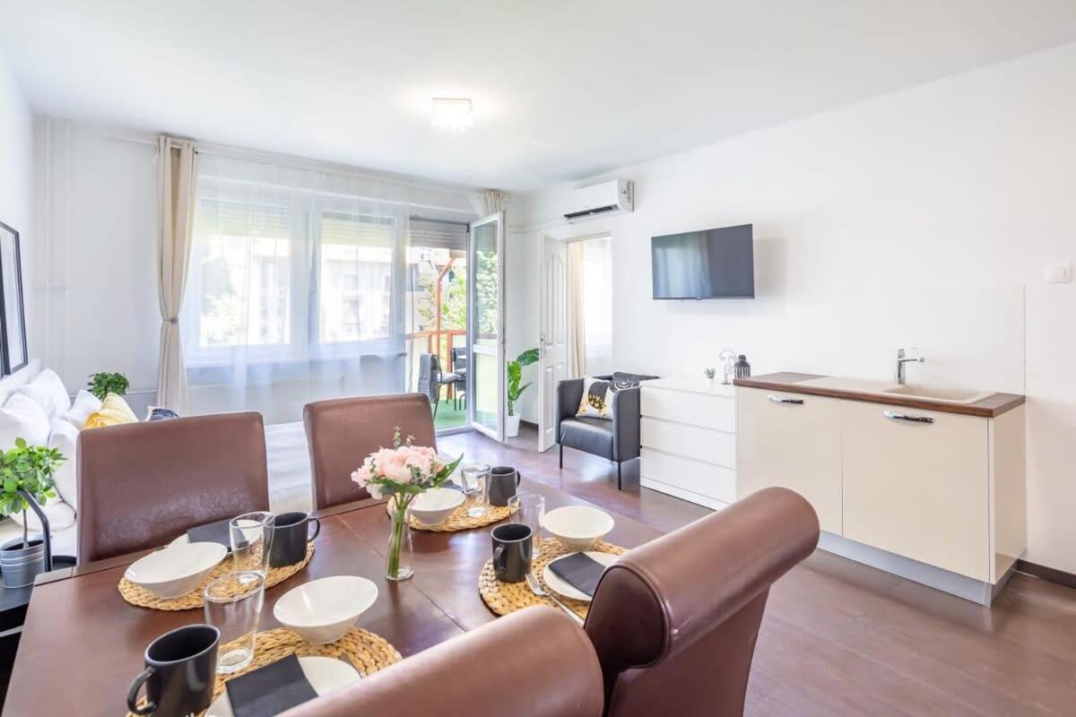 Appartement Sunny Balcony - Cute And Cozy à Budapest Extérieur photo