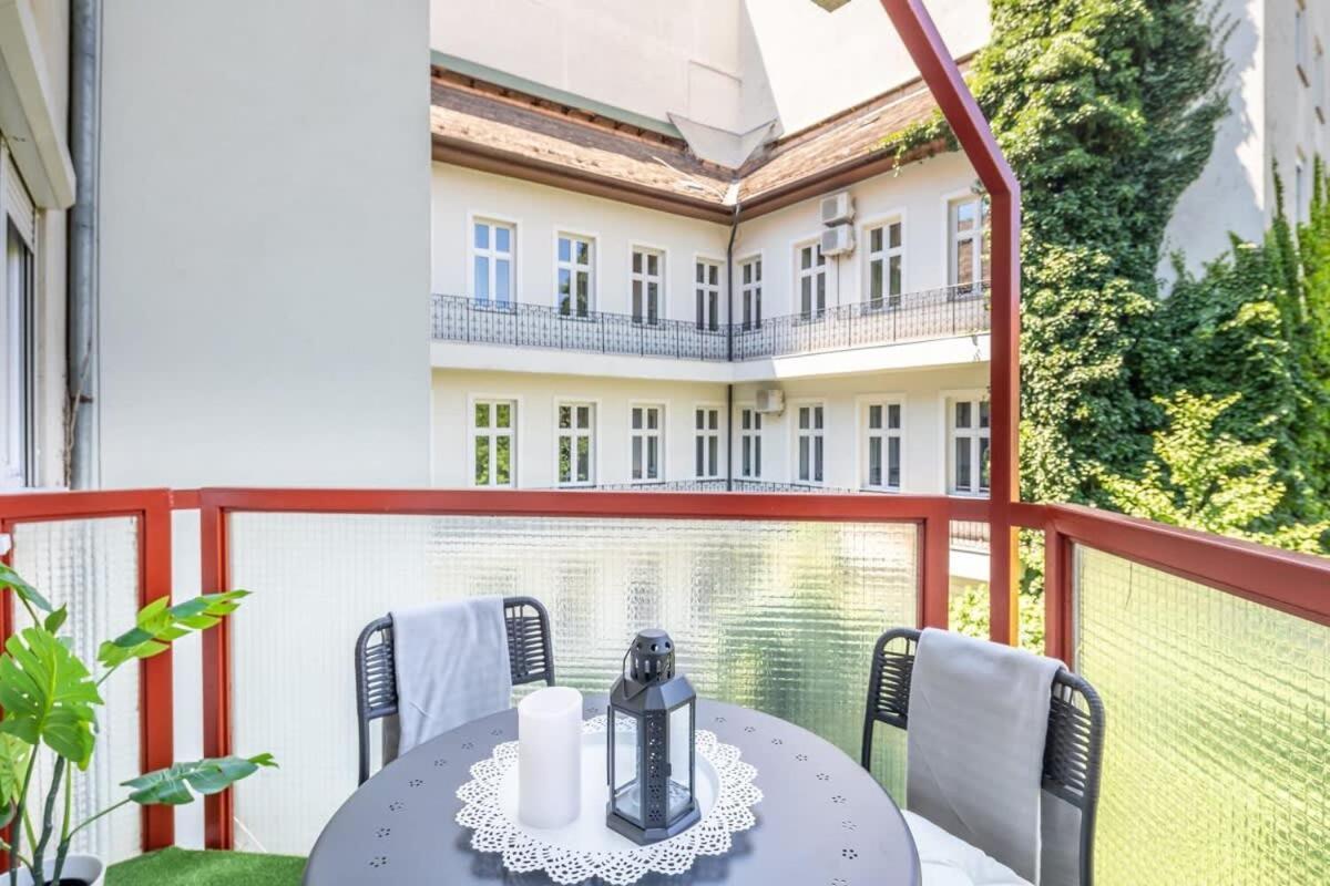 Appartement Sunny Balcony - Cute And Cozy à Budapest Extérieur photo