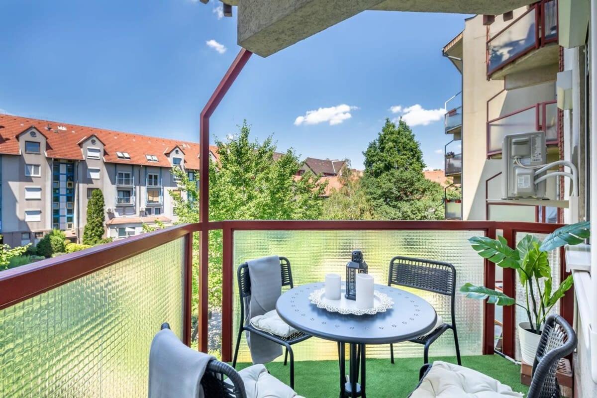 Appartement Sunny Balcony - Cute And Cozy à Budapest Extérieur photo