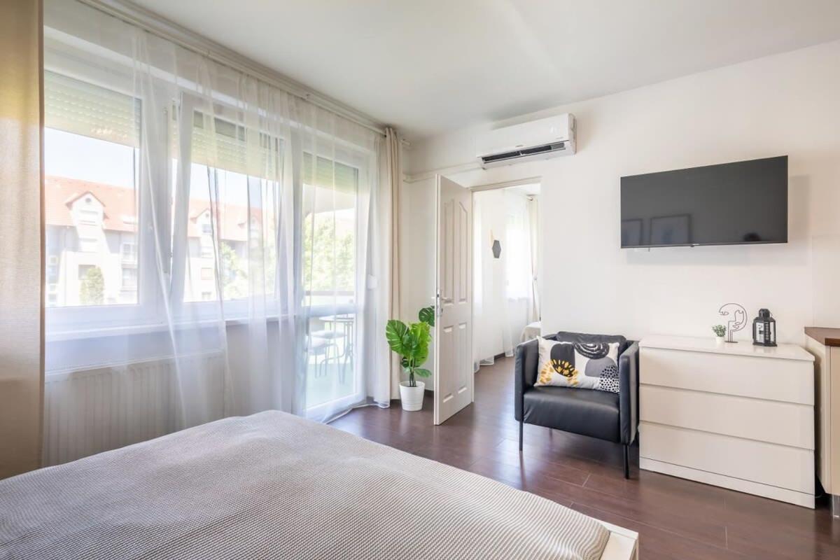 Appartement Sunny Balcony - Cute And Cozy à Budapest Extérieur photo